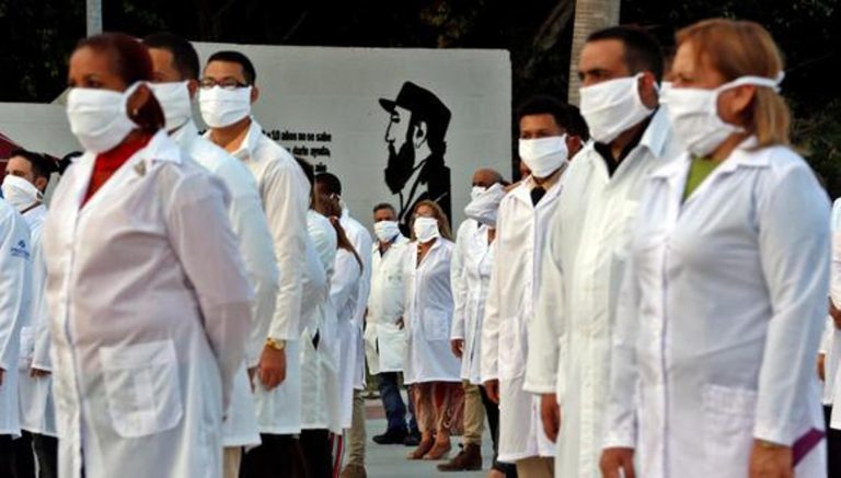 Médicos cubanos no tienen prohibición de viajes según el MINSAP