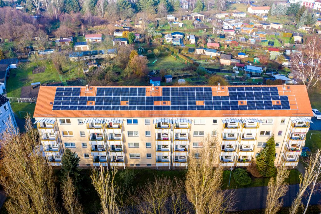 La Ley de Propiedad Horizontal facilita la instalación de paneles solares en viviendas y comunidades