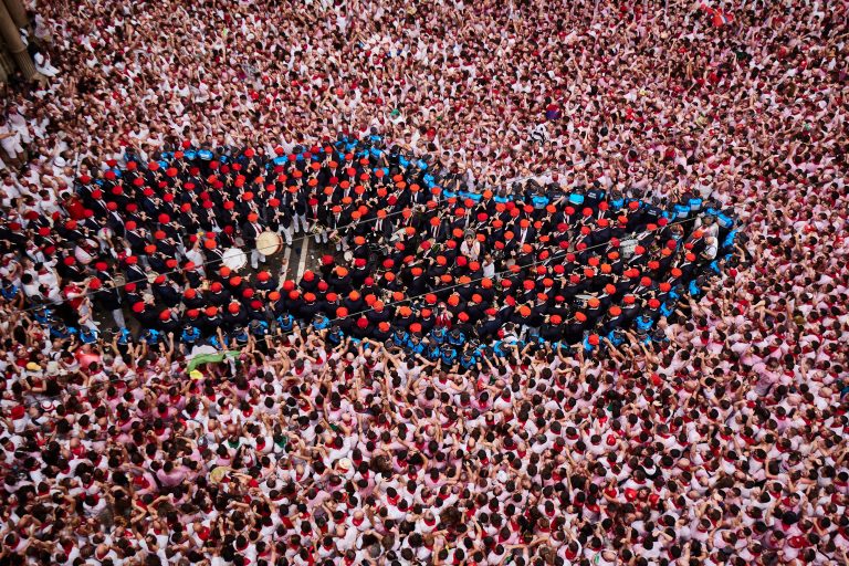 La tradición de la Escalera de San Fermín: origen y significado