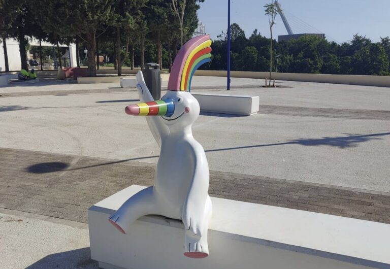 Roban y luego aparece la estatua de Curro en Sevilla tras vandalismo