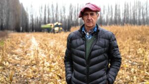Julio Ortega transforma su finca familiar en Argentina ante el auge del petróleo