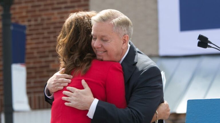 Hermana de Lindsey Graham asume su escaño en el Senado de Carolina del Sur