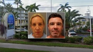 Pareja en Florida acusada de abandonar a sus hijos pequeños mientras bebían en un resort