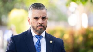 Juan Ciscomani gana la primaria republicana en distrito clave de Arizona en disputa legislativa