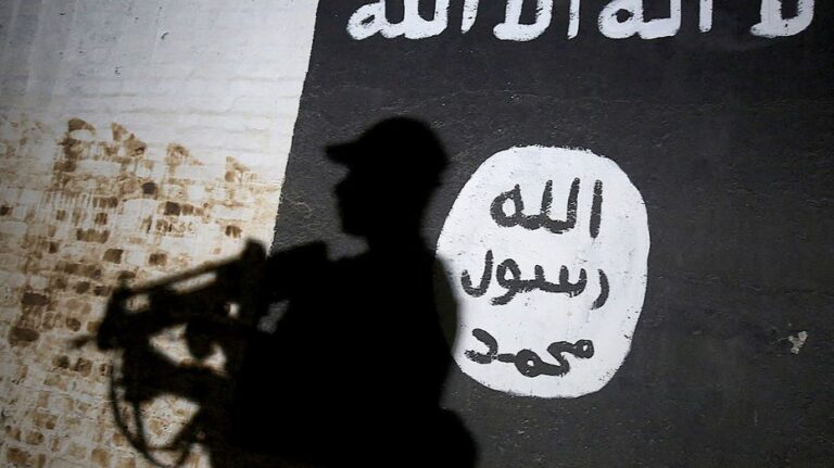 Expertos advierten que ISIS podría aprovechar la salida de tropas estadounidenses de Irak