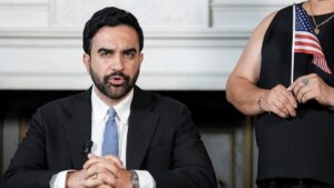 Alcalde de Nueva York Zohran Mamdani enfrenta críticas por definición imprecisa de clase trabajadora