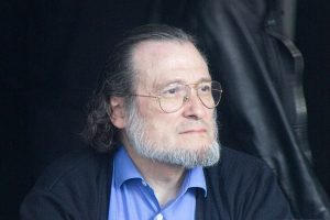 Economista Santiago Niño Becerra analiza el impacto de la ‘tasa Shein’ en la recaudación fiscal y el comercio electrónico