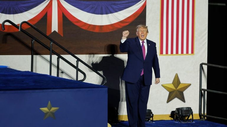 Trump reafirma excepcionalidad de EE.UU. durante discurso en el Monte Rushmore