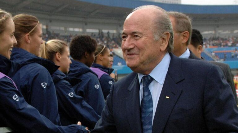 Sepp Blatter critica la decisión de FIFA sobre la suspensión de Folarin Balogun en el Mundial