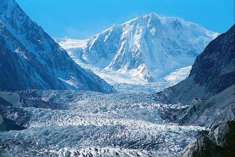Científicos revelan 2.000 años de historia europea a través de un glaciar en los Alpes