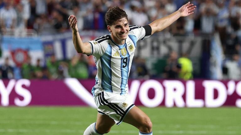 Argentina avanza a semifinales del Mundial tras empate y triunfo en tiempo extra frente a Suiza