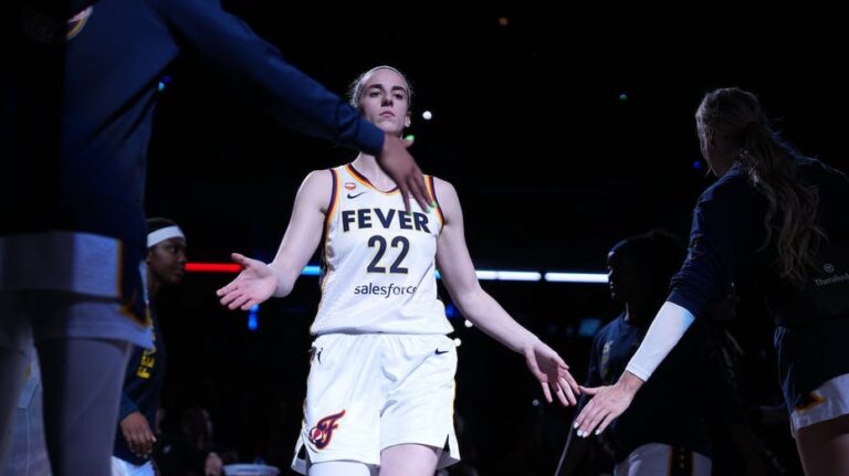 Howard Bryant defiende que la controversia en la WNBA hacia Caitlin Clark no se basa en racismo