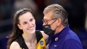 Geno Auriemma cuestiona el impacto de Caitlin Clark en la WNBA y provoca debate