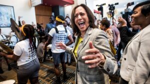 Kamala Harris aparece como favorita para la candidatura demócrata en 2028, según fuentes internas