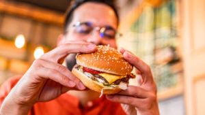 Austin, Texas, la ciudad más económica para un combo clásico de hamburguesa, papas y refresco en EE.UU.