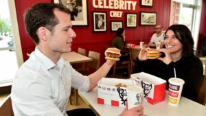 Los secretos detrás del sabor único del pollo frito de KFC