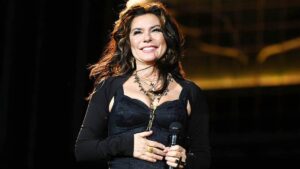 Shania Twain reflexiona sobre su infancia difícil y su éxito tardío en los 60 años