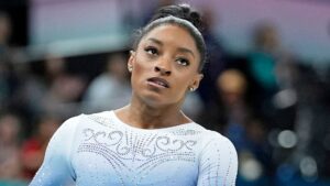 Simone Biles regresa al hospital para un procedimiento semanas después de una emergencia médica grave