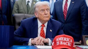 Departamento de Seguridad emite multas por 84 mil millones a inmigrantes indocumentados tras retorno de Trump
