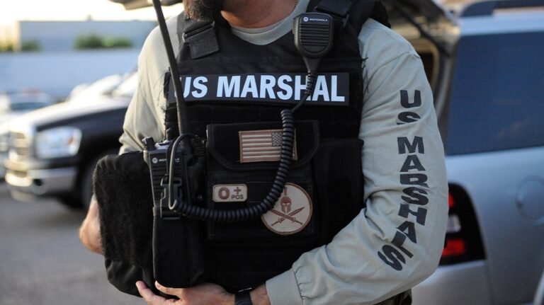 Hombre de Louisiana enfrenta posible pena de muerte tras asesinato de marshal federal