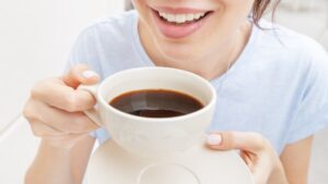 Estudio revela que el consumo de café podría reducir riesgos de enfermedades graves del hígado