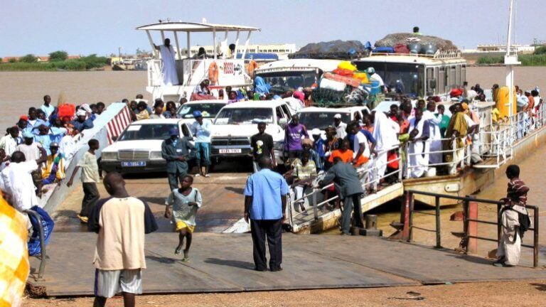 Reabren paso comercial clave en la frontera entre Mauritania y Senegal tras semanas de bloqueo