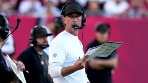 Kyle Shanahan regresa tras grave accidente y cambia su visión sobre el piloto automático de Tesla y las conmociones