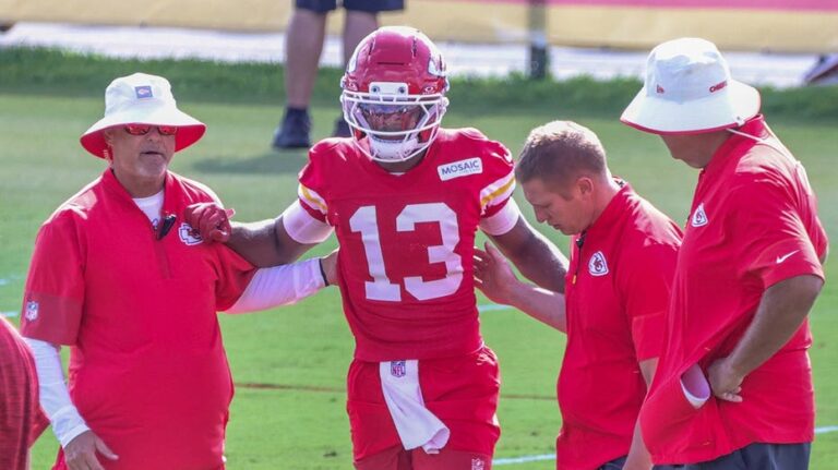 Receptor novato Cyrus Allen sufre lesión leve tras choque en práctica con los Chiefs