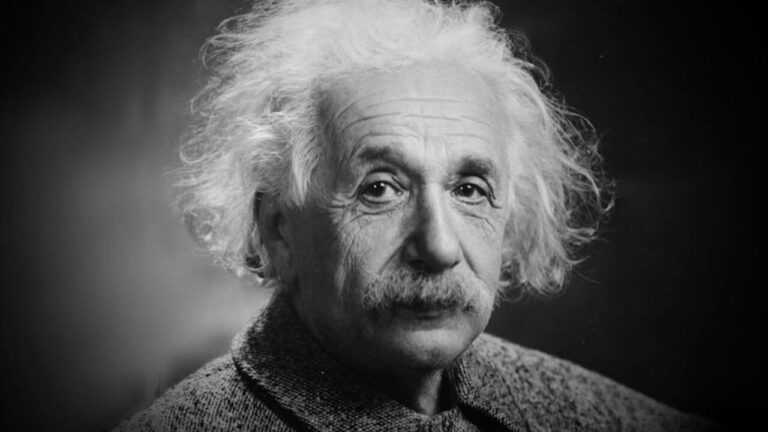 Albert Einstein y su legado científico: equilibrio y avance en la vida y la física