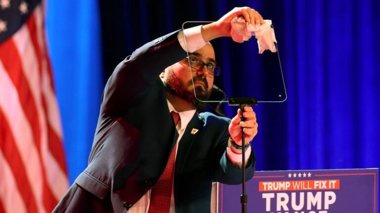 Operador de teleprompter de la Casa Blanca sancionado por usar información interna para apuestas en discursos de Trump