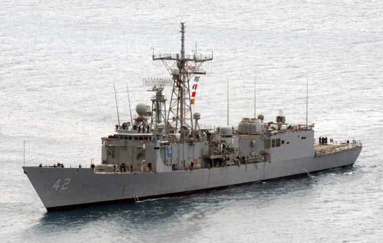 Estados Unidos y Reino Unido hundirán fragata de la Guerra Fría en ejercicio naval conjunto