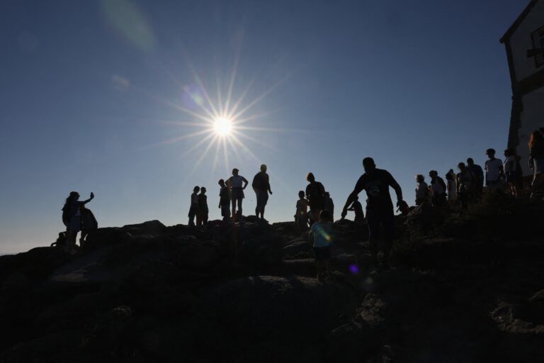 Eclipse solar total observado en España con precauciones y estudios científicos