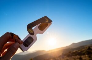 Retiran seis modelos de gafas homologadas por riesgo para la vista en eclipse solar