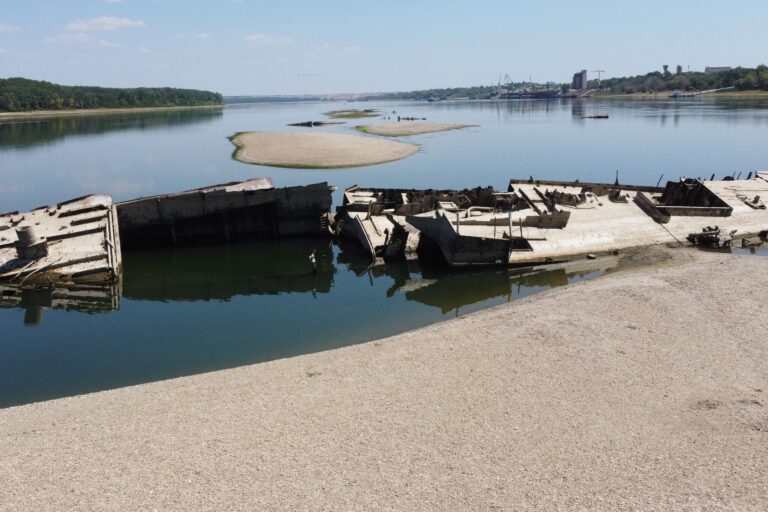 La sequía extrema del Danubio expone más de 200 barcos nazis hundidos desde la Segunda Guerra Mundial