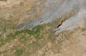 Incendios en Madrid y Ávila se fusionan tras arrasar 50,000 hectáreas en España