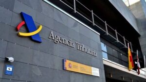 Hacienda limita la exención del IRPF al comprar vivienda en pareja tras vender la habitual