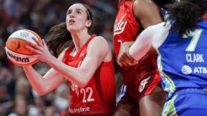 Caitlin Clark lidera a Indiana Fever con 29 puntos y asegura el primer lugar en el Este