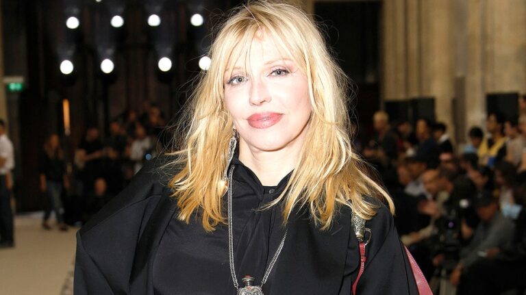 Courtney Love revela grave crisis de salud que casi le cuesta la vida