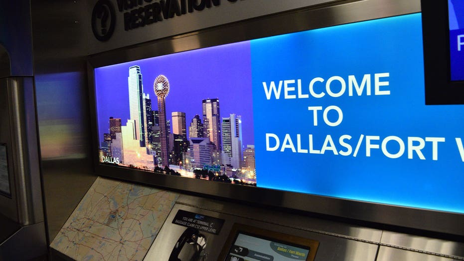Aeropuerto DFW cancela proyecto de estaciones de lavado islámico tras intervención del gobernador de Texas