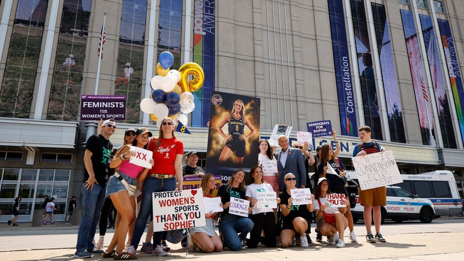 Manifestación en Indiana apoya a Sophie Cunningham y la exclusividad femenina en el deporte