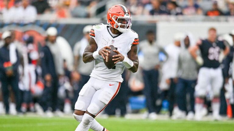 Deshaun Watson regresa y lidera a los Browns en su primer partido tras lesión