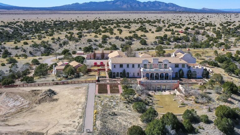 Nuevo México demanda al Departamento de Justicia por bloquear investigación sobre crímenes sexuales en el rancho de Jeffrey Epstein