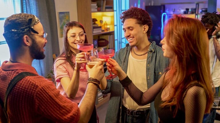Generación Z transforma el consumo de alcohol con enfoque en calidad y experiencias