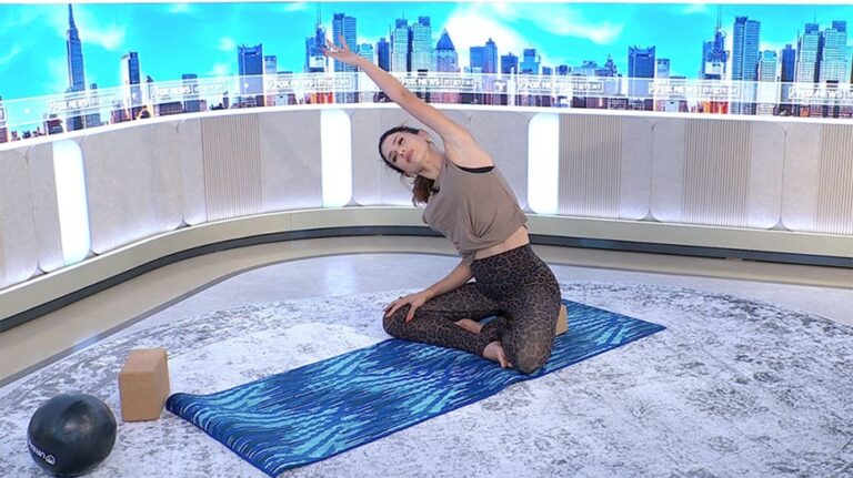 Hilaria Baldwin propone fórmula de 10 minutos diarios para mantener rutina de ejercicios