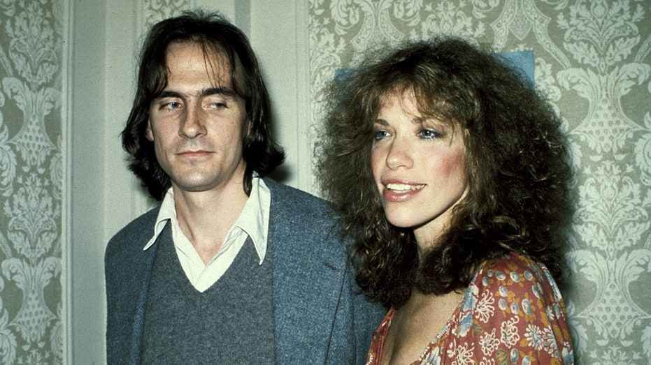 Carly Simon reflexiona sobre su turbulento matrimonio con James Taylor en su nuevo álbum