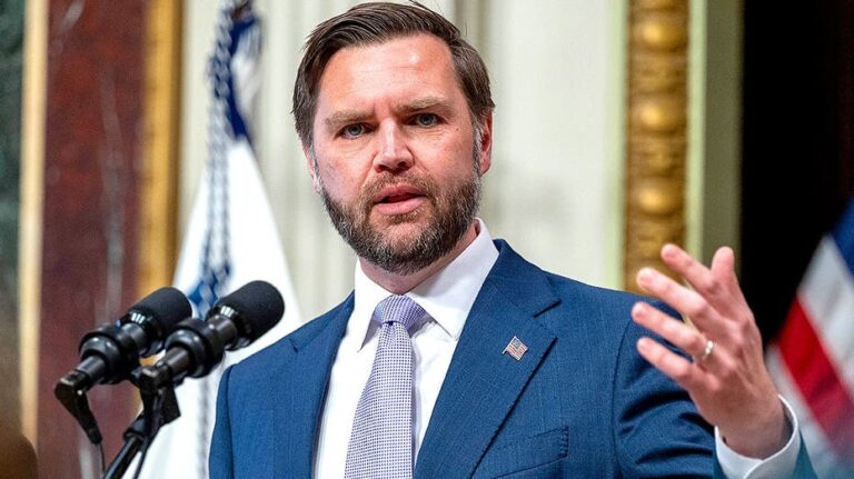JD Vance insta al Partido Republicano a asumir responsabilidad por la simpatía juvenil hacia el socialismo