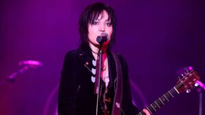 Joan Jett cancela conciertos de 2026 tras cirugía por fractura vertebral