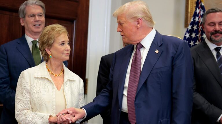 Gobierno federal impulsa devolución del control educativo a los estados tras gastar 3 billones de dólares