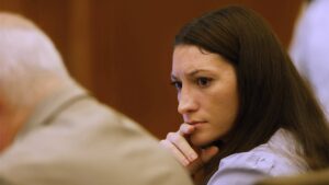 Madre implicada en asesinato aceptó acuerdo para simplificar prueba en juicio de Massachusetts