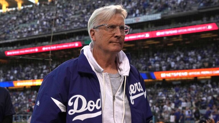 Dueño de Los Angeles Dodgers niega fraude y asegura que nómina está respaldada por ingresos